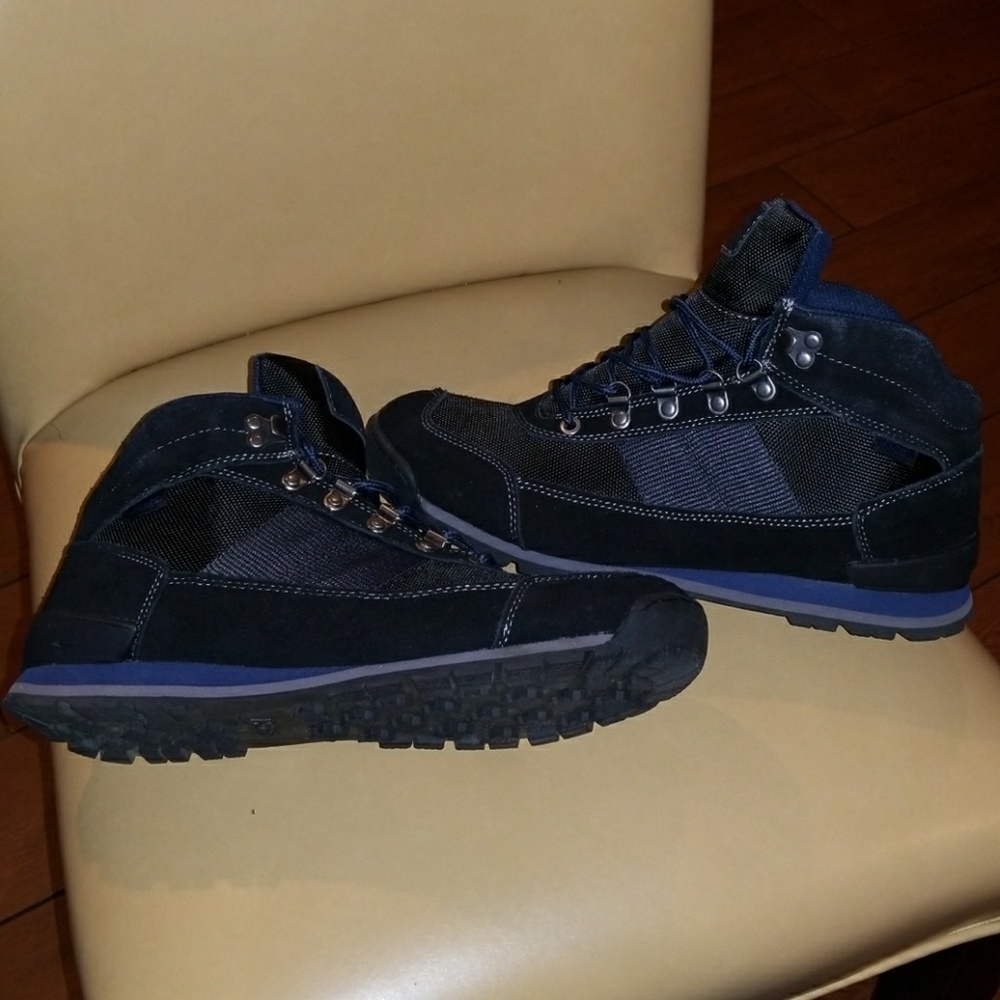 Bass boots